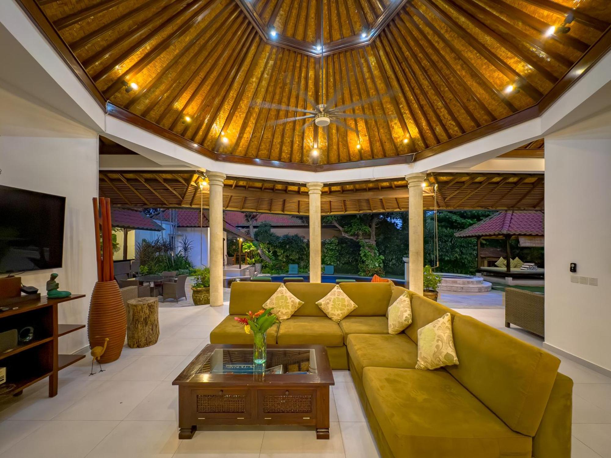 Villa Bugis Abimanyu Seminyak Bilik gambar