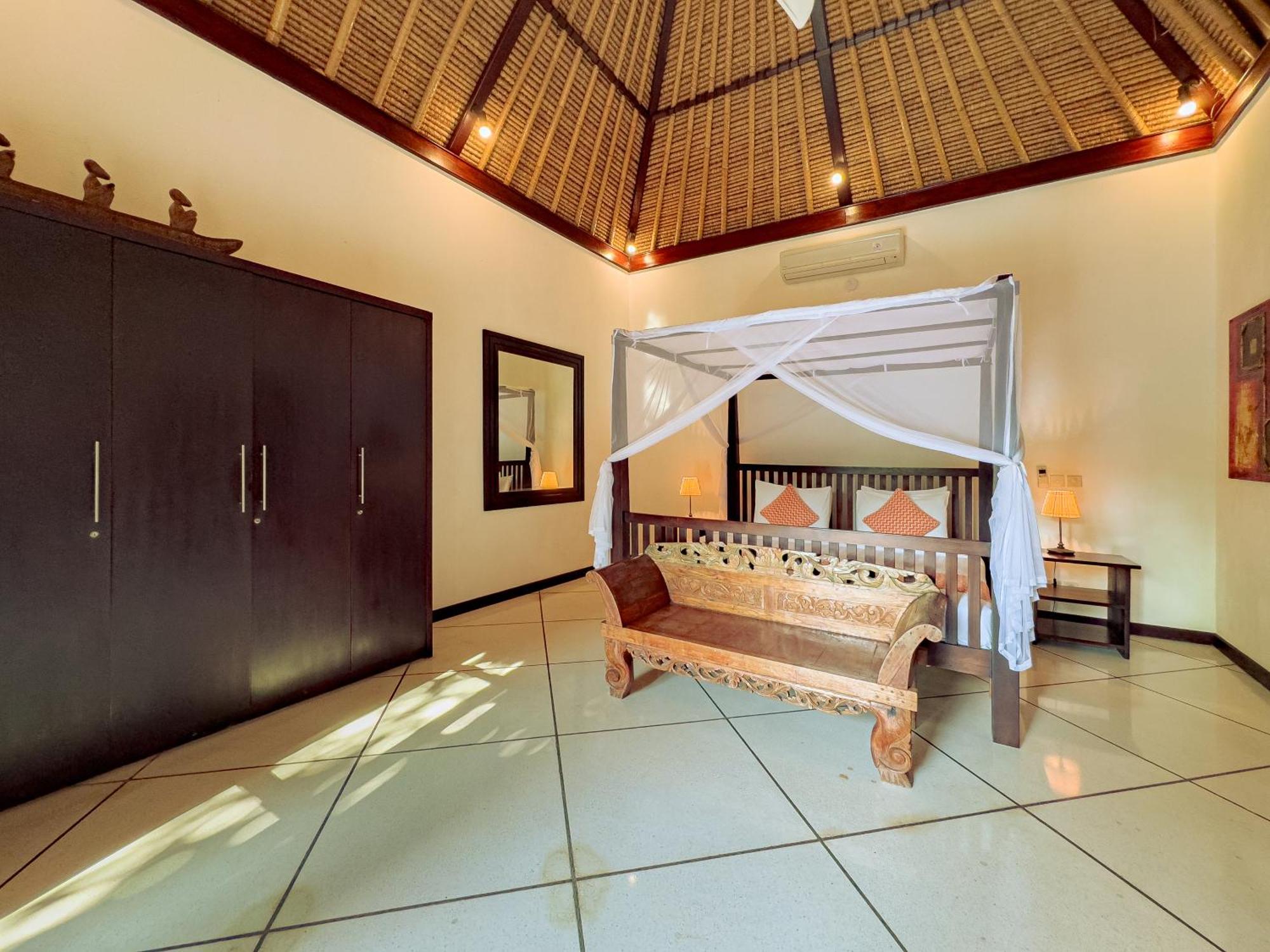 Villa Bugis Abimanyu Seminyak Bilik gambar