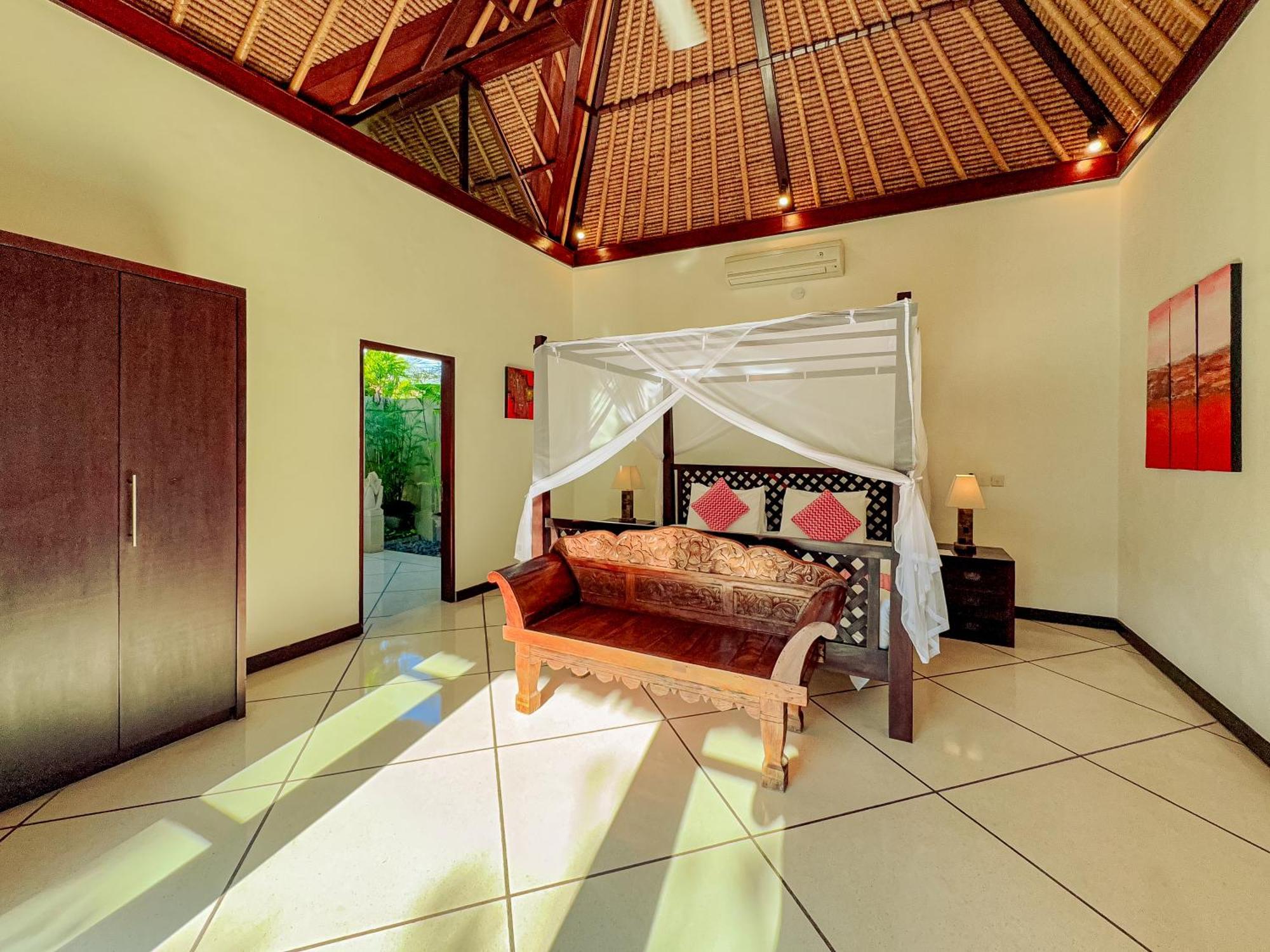 Villa Bugis Abimanyu Seminyak Bilik gambar